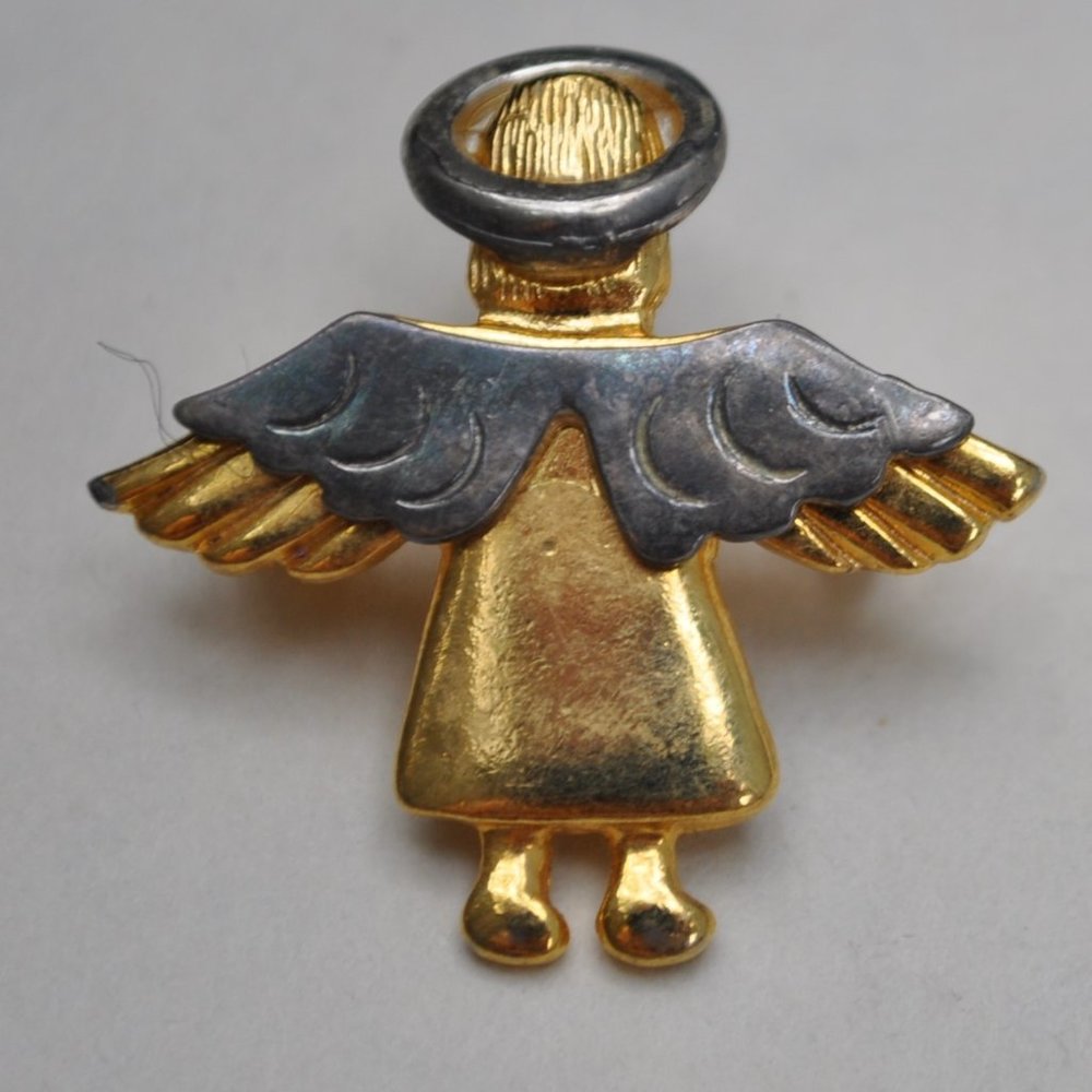 D.M. DM 95 signed gold & silver tone angel pin brooch vintage 1995 (534)